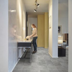 CUSHIONED VINYL FLOORING ROLLS (10)