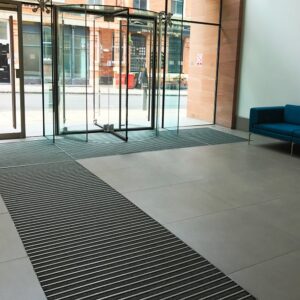 ENRTY CARPET (4)